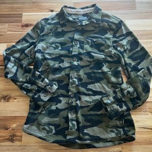 O’Neill‎ boys’ size L button down camo fleece